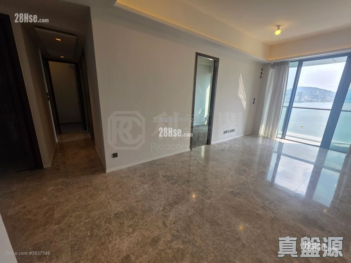The Knightsbridge Rental 4 Bedrooms , 2 Bathrooms 1,102 ft²