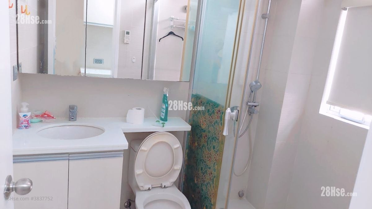 Apartment Sell 2 Bedrooms , 1 Bathroom 380 ft²