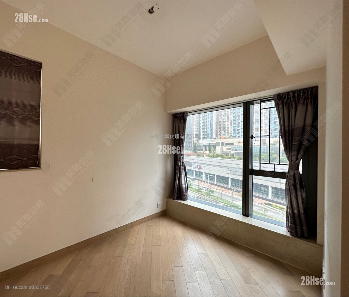 The Wings Sell 3 Bedrooms , 3 Bathrooms 837 ft²
