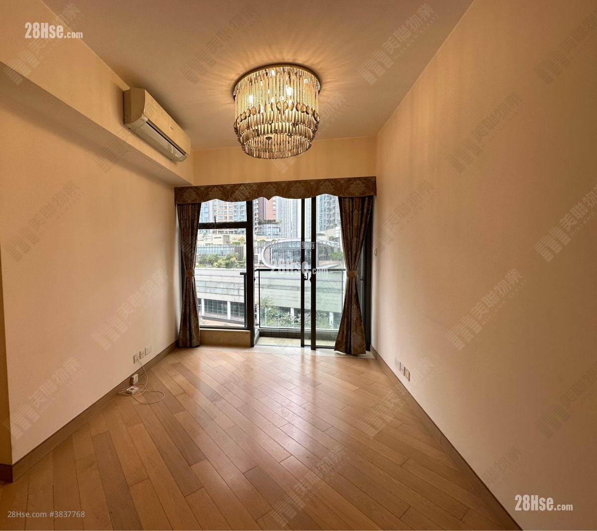 The Wings Sell 3 Bedrooms , 3 Bathrooms 837 ft²