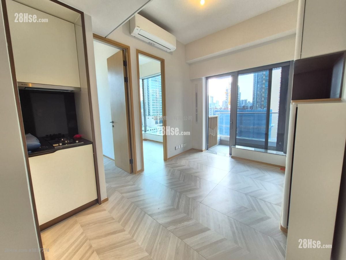 Eight Southpark Rental 2 Bedrooms , 1 Bathroom 351 ft²
