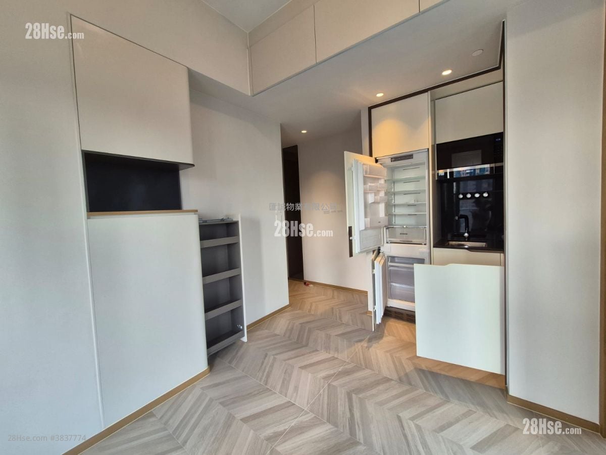 Eight Southpark Rental 2 Bedrooms , 1 Bathroom 351 ft²
