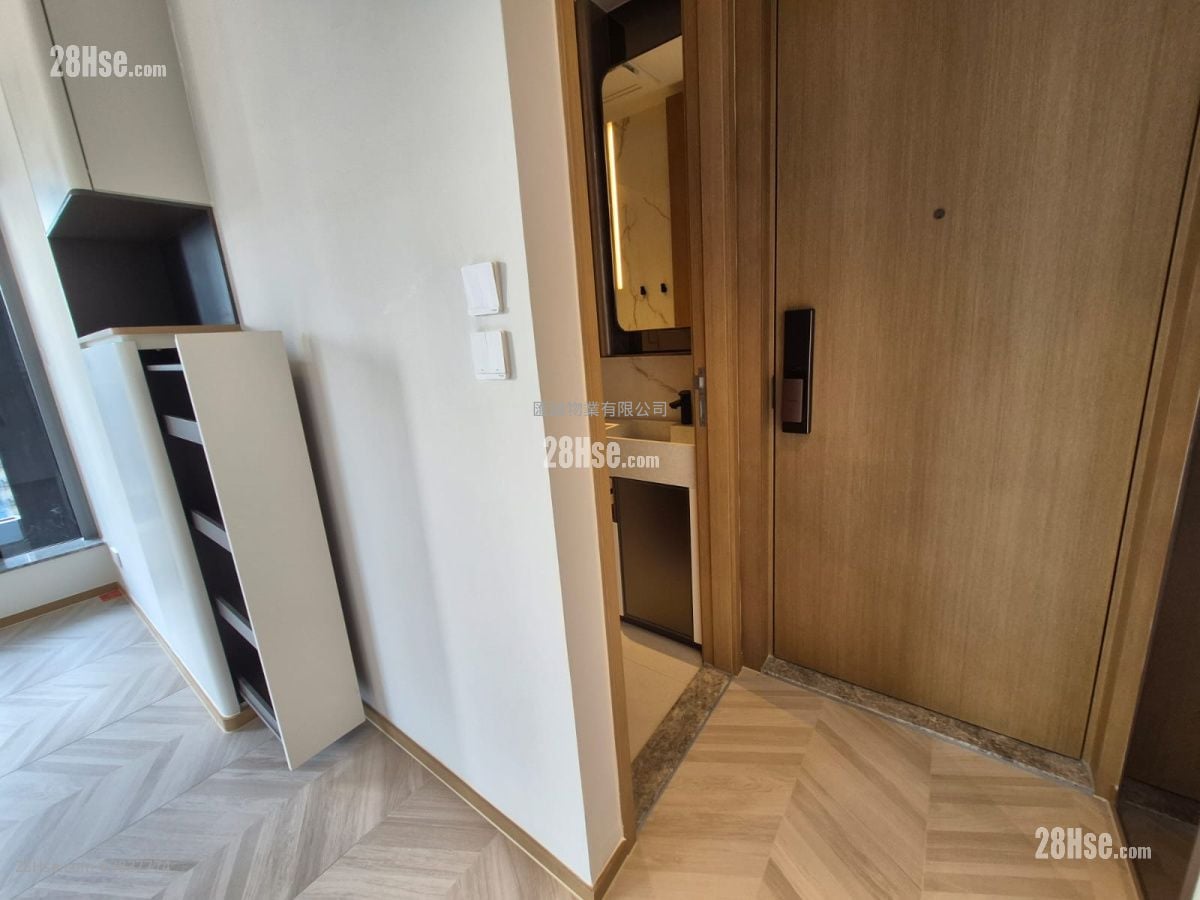 Eight Southpark Rental 2 Bedrooms , 1 Bathroom 351 ft²