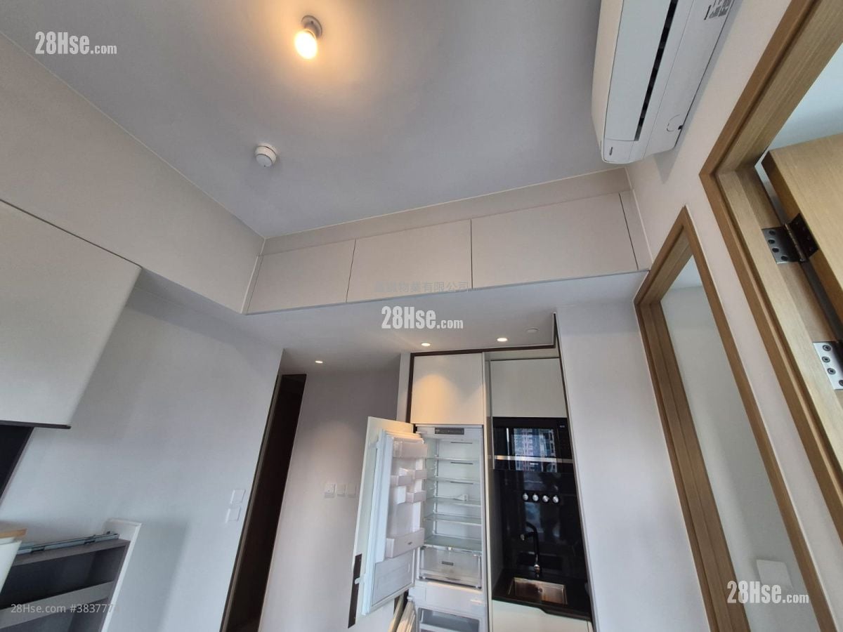 Eight Southpark Rental 2 Bedrooms , 1 Bathroom 351 ft²