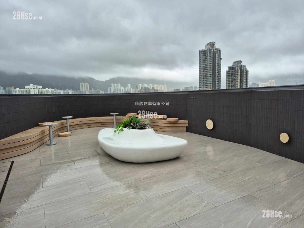 Eight Southpark Rental 2 Bedrooms , 1 Bathroom 351 ft²