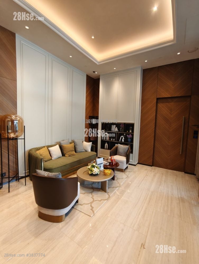 Eight Southpark Rental 2 Bedrooms , 1 Bathroom 351 ft²