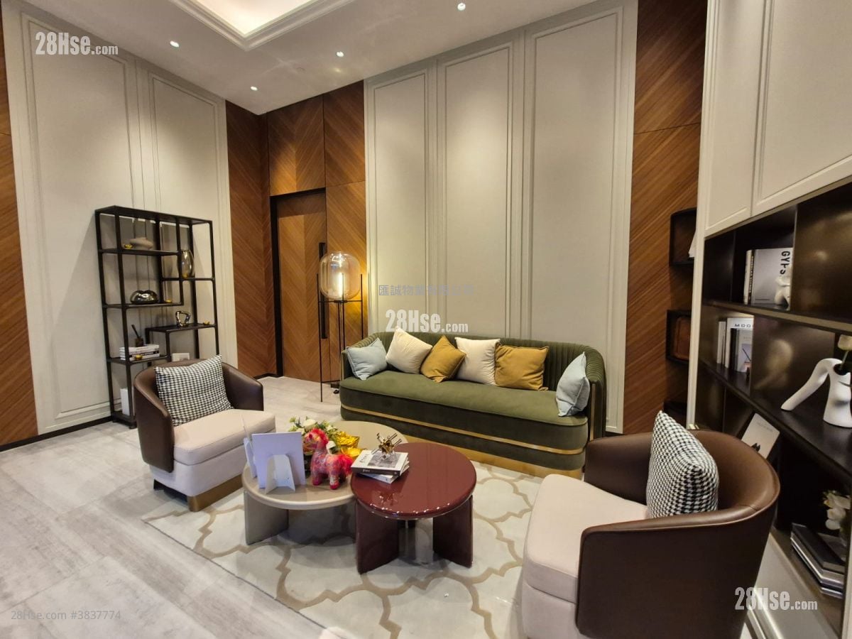 Eight Southpark Rental 2 Bedrooms , 1 Bathroom 351 ft²