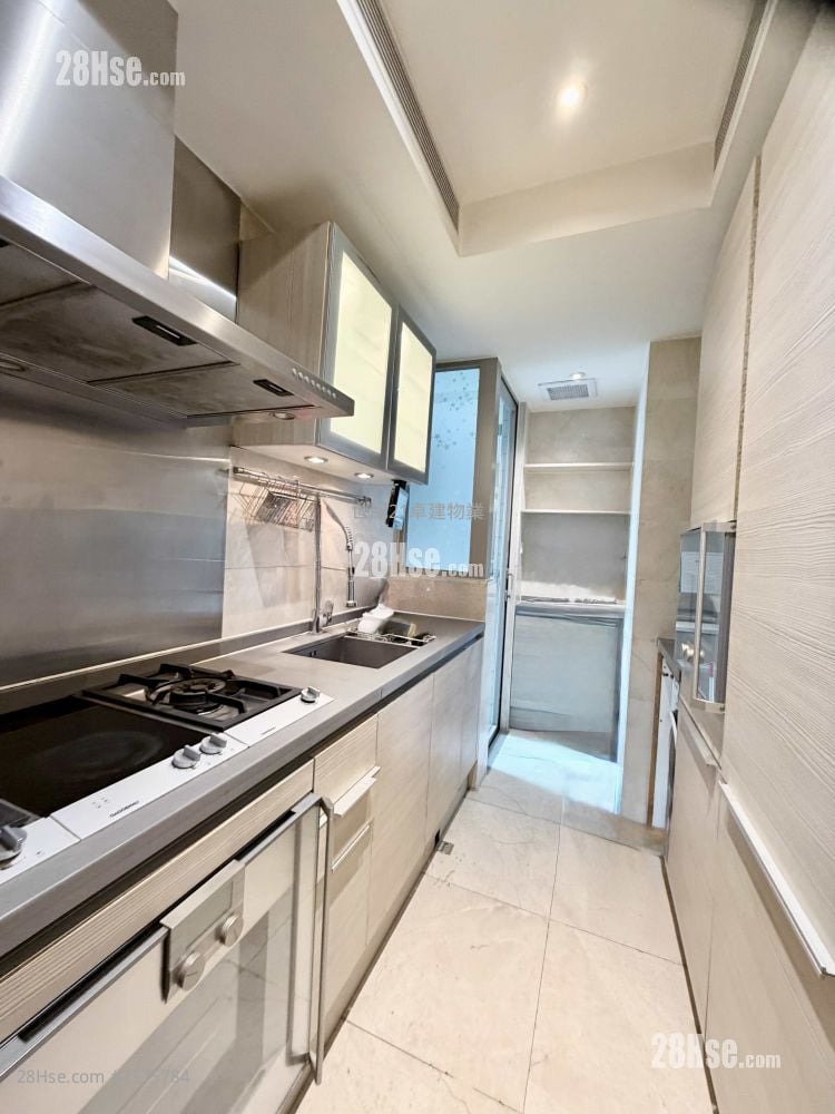 The Coronation Sell 3 Bedrooms , 2 Bathrooms 984 ft²