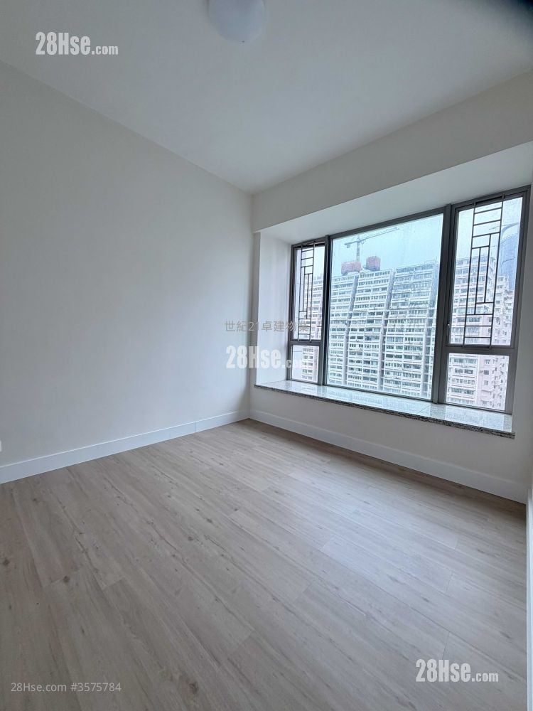 The Coronation Sell 3 Bedrooms , 2 Bathrooms 984 ft²