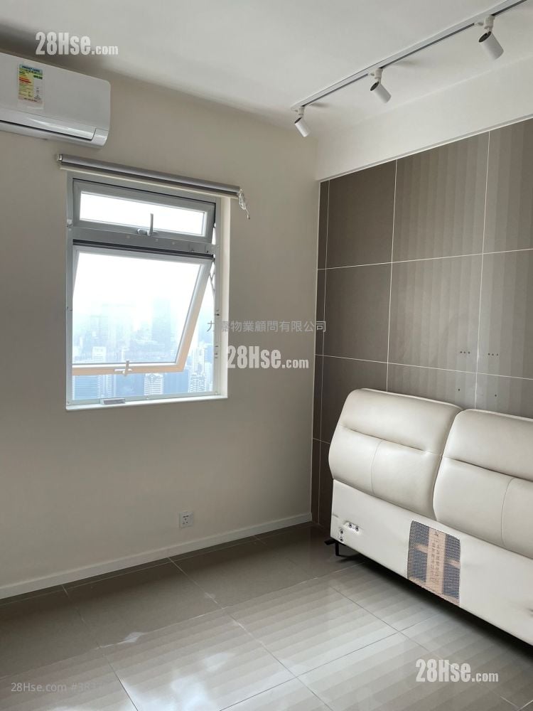 Tai Hang Terrace Sell 3 Bedrooms , 2 Bathrooms 527 ft²