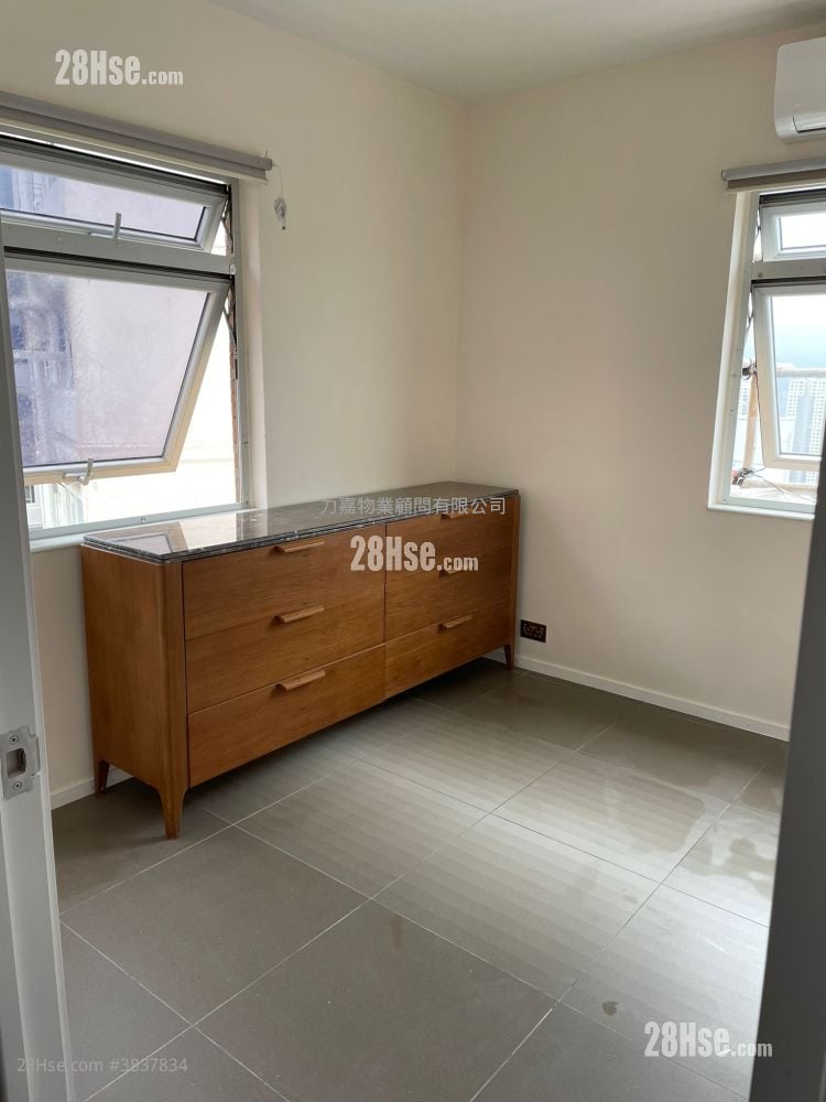 Tai Hang Terrace Sell 3 Bedrooms , 2 Bathrooms 527 ft²