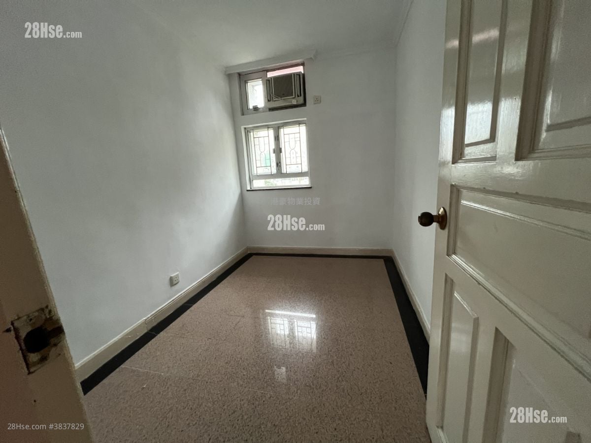 Po Pui Court Sell 3 Bedrooms , 1 Bathroom 645 ft²
