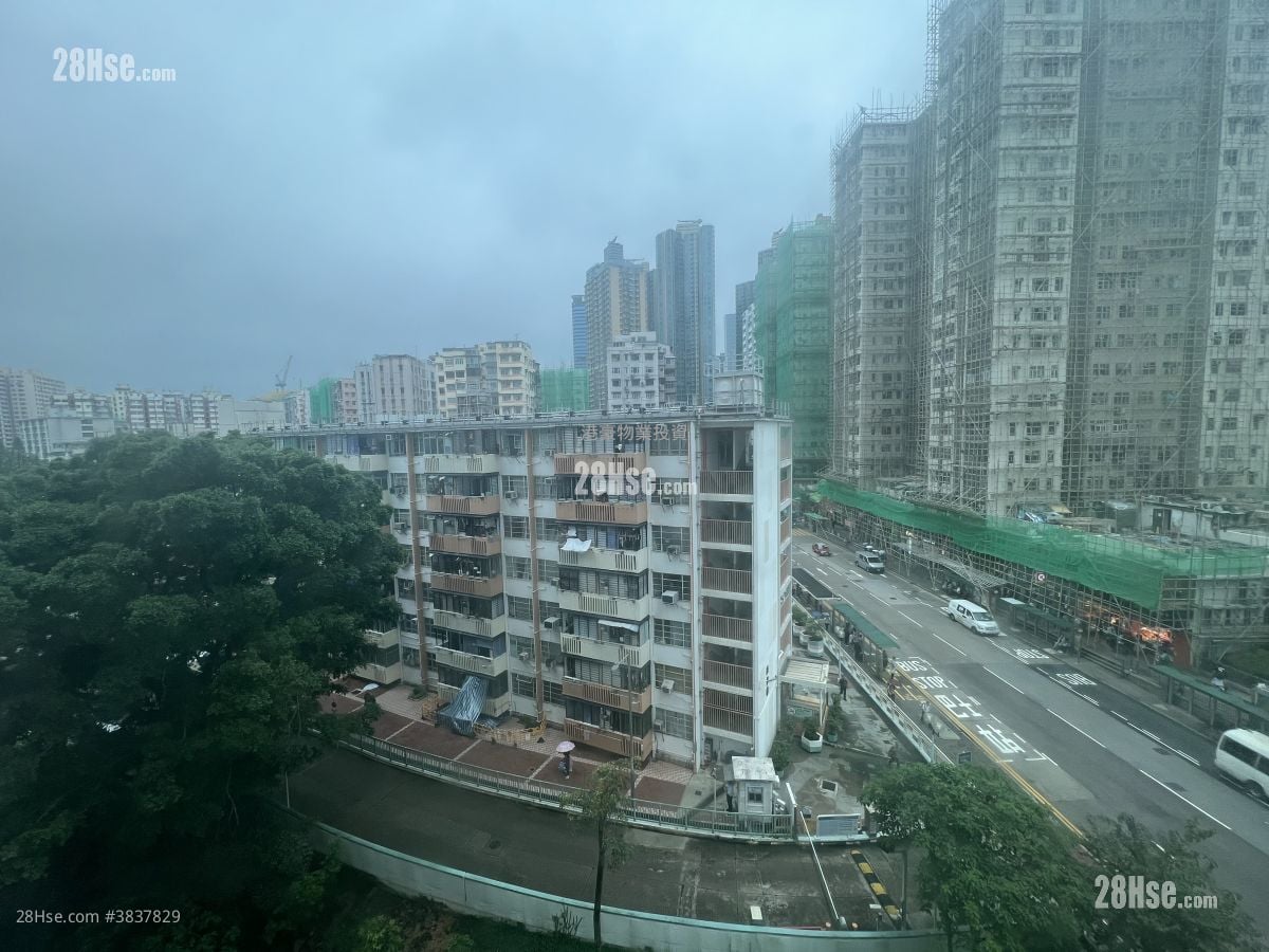 Po Pui Court Sell 3 Bedrooms , 1 Bathroom 645 ft²
