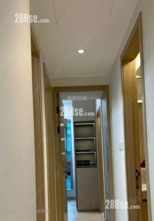 Grand Central Sell 3 Bedrooms , 2 Bathrooms 909 ft²