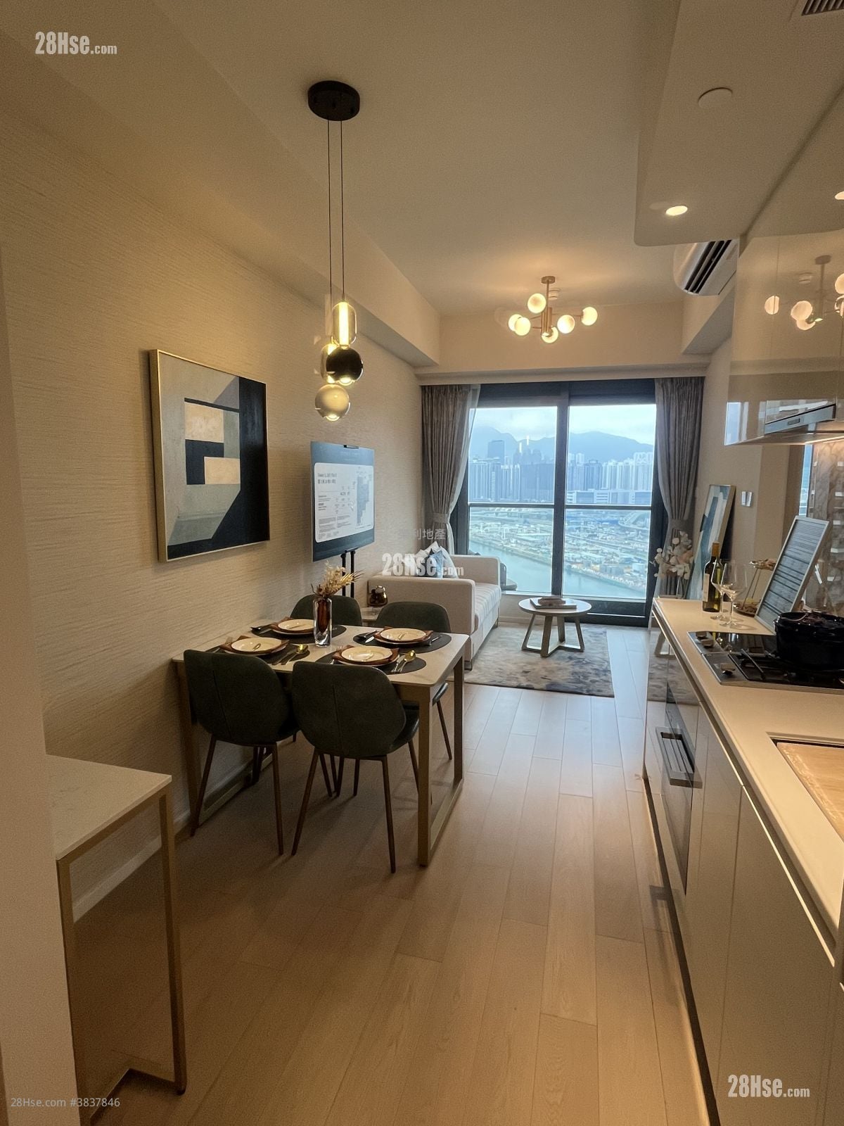 Double Coast Sell 3 Bedrooms , 1 Bathroom 477 ft²