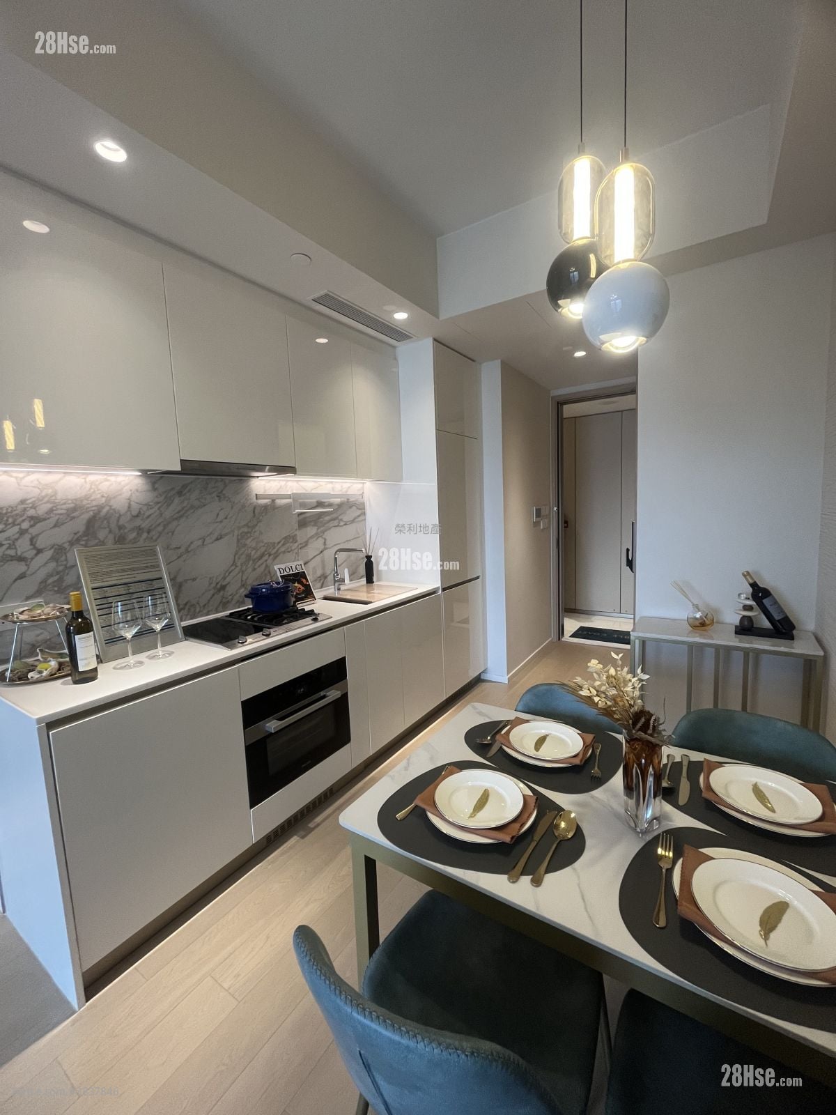 Double Coast Sell 3 Bedrooms , 1 Bathroom 477 ft²