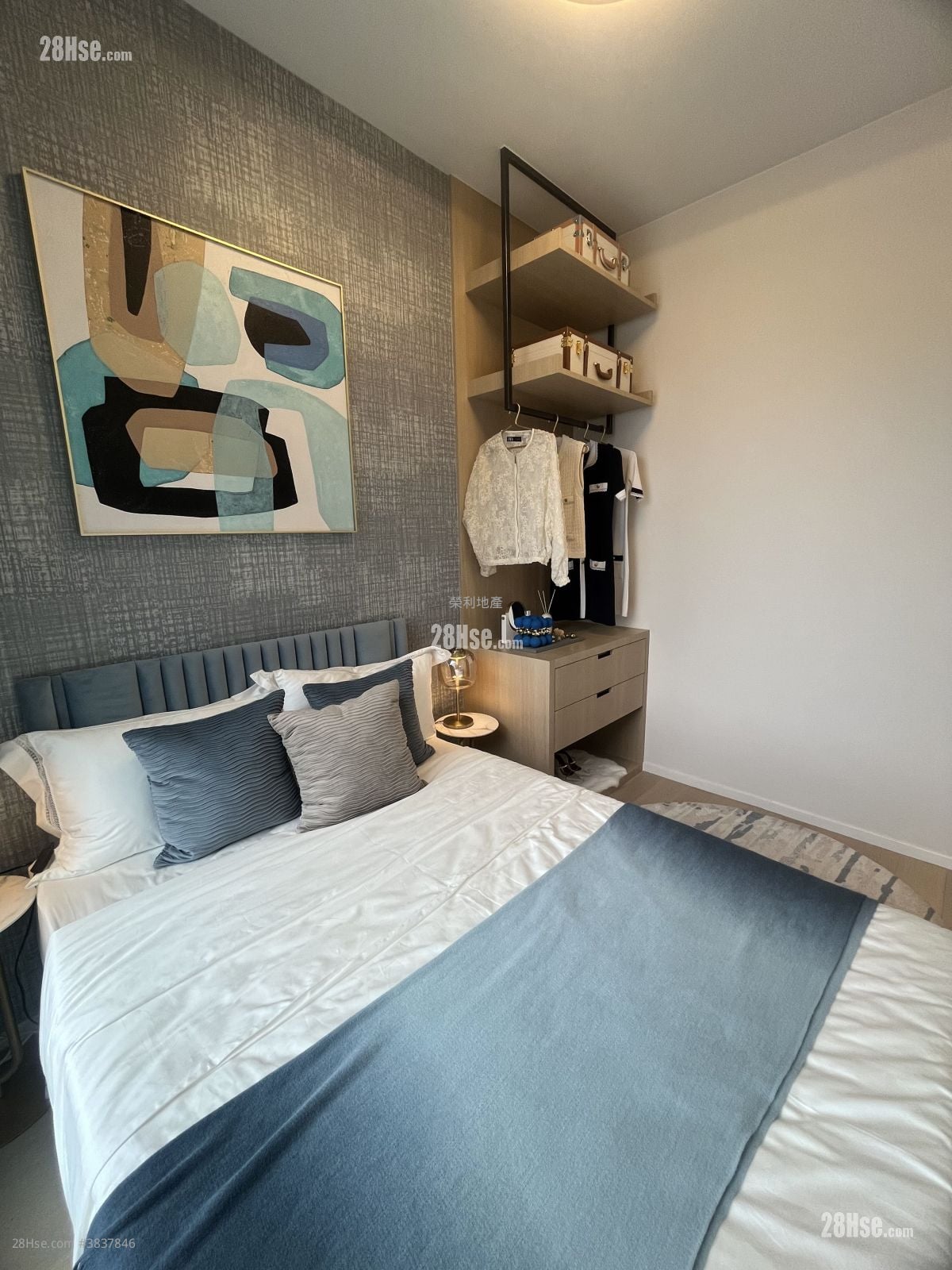 Double Coast Sell 3 Bedrooms , 1 Bathroom 477 ft²