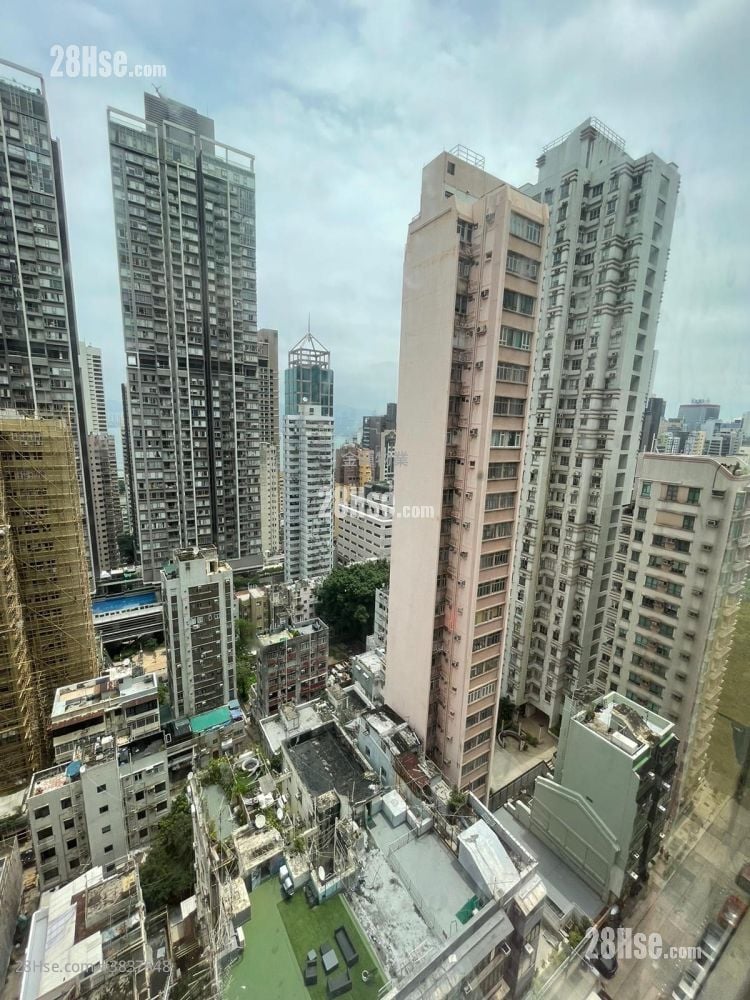 Jade Court Sell Studio , 1 Bathroom 221 ft²