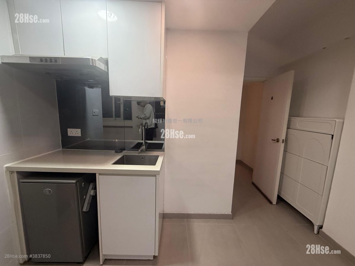Man Cheong Building Rental Studio , 1 Bathroom 150 ft²