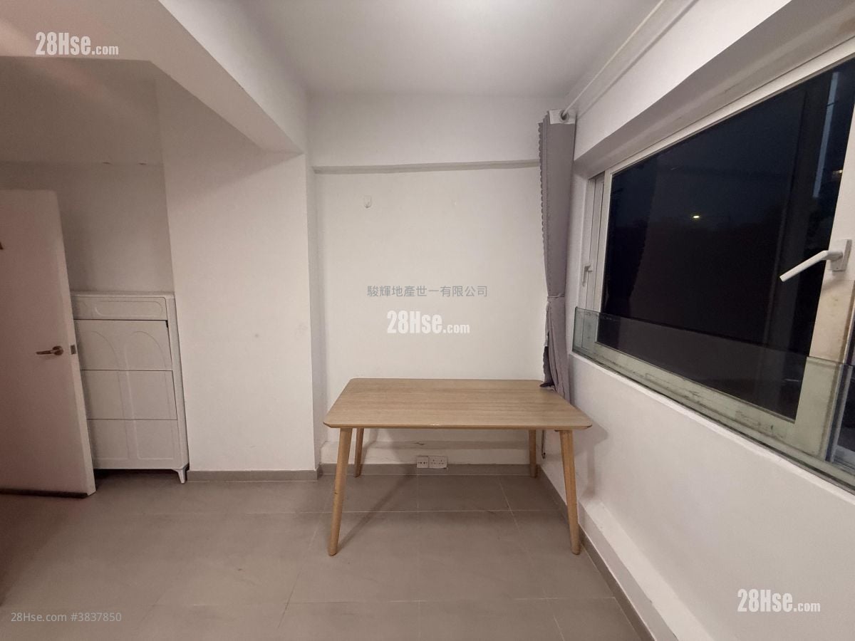 Man Cheong Building Rental Studio , 1 Bathroom 150 ft²