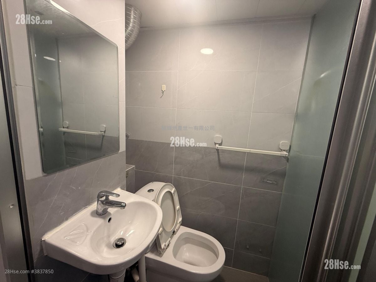 Man Cheong Building Rental Studio , 1 Bathroom 150 ft²