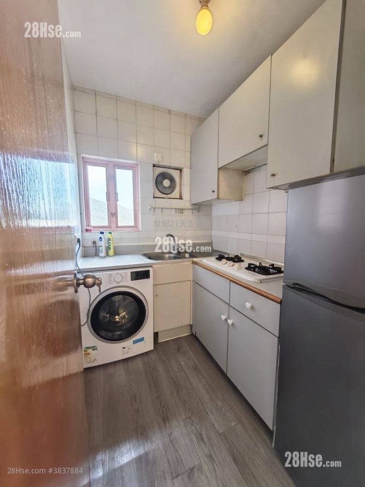 Hong Kong Gold Coast Sell 2 Bedrooms , 1 Bathroom 576 ft²