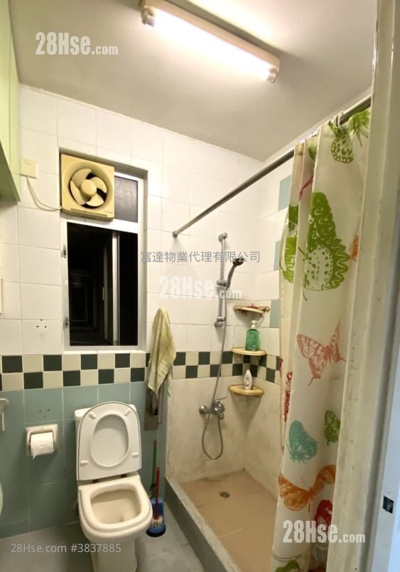 Hong Yat Court Sell 2 Bedrooms , 1 Bathroom 506 ft²