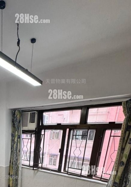 Shung Yee House Sell 3 Bedrooms , 1 Bathroom 462 ft²