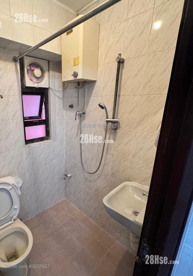 Shung Yee House Sell 3 Bedrooms , 1 Bathroom 462 ft²