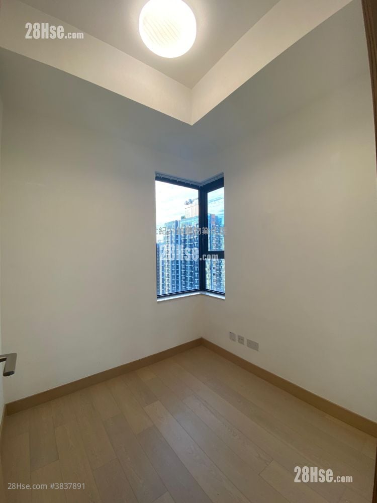 Victoria Skye Sell 3 Bedrooms , 2 Bathrooms 661 ft²