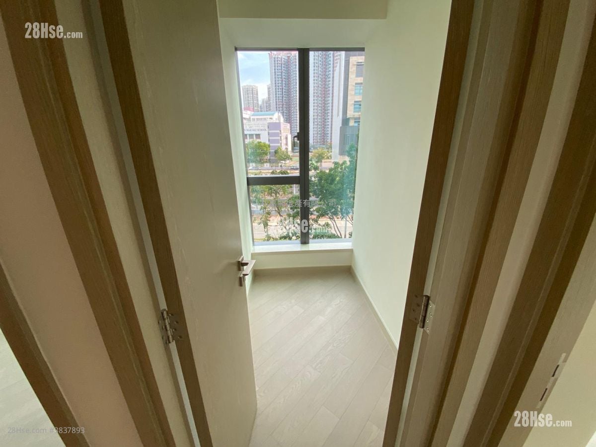 Wetland Seasons Park Sell 3 Bedrooms 484 ft²
