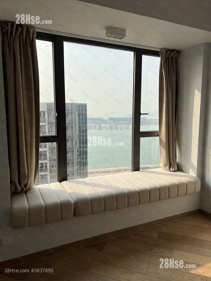 The Visionary Sell 3 Bedrooms , 2 Bathrooms 1,035 ft²