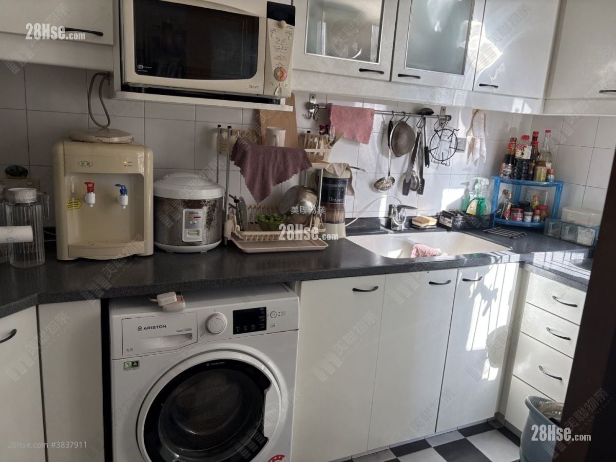 Sceneway Garden Sell 3 Bedrooms , 2 Bathrooms 718 ft²