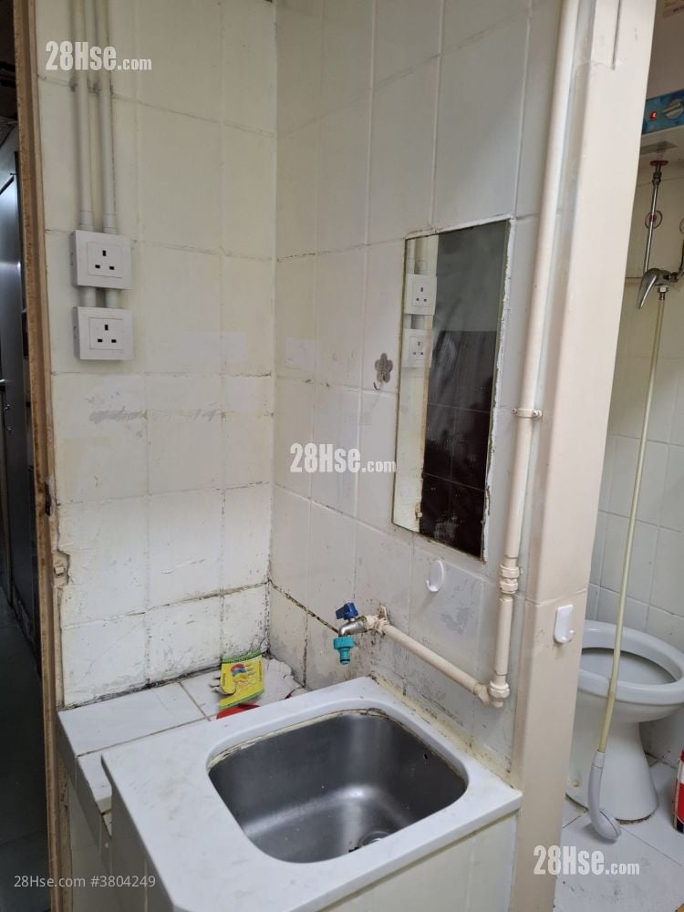Tung Lo Court Rental 1 Bedroom , 1 Bathroom 120 ft²