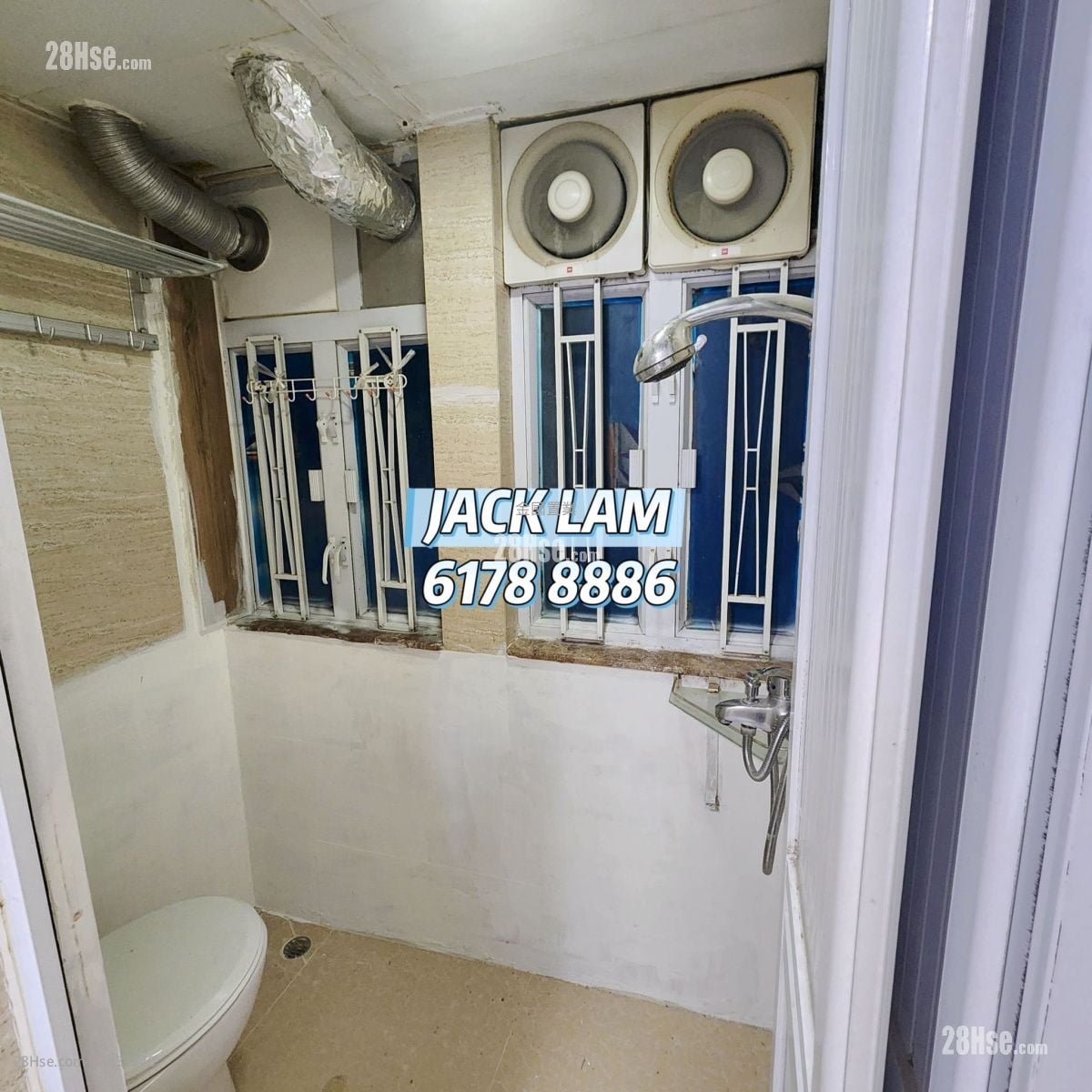 Man Wah Building Rental 4 Bedrooms , 2 Bathrooms 820 ft²