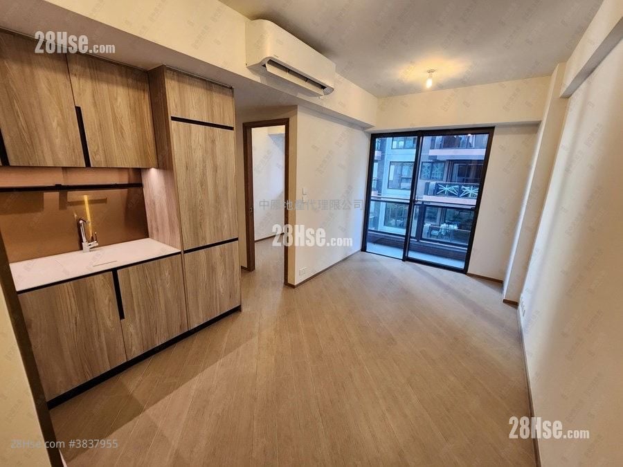 High Park Sell 2 Bedrooms 410 ft²