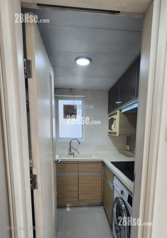 The Apex Sell 2 Bedrooms , 1 Bathroom 468 ft²