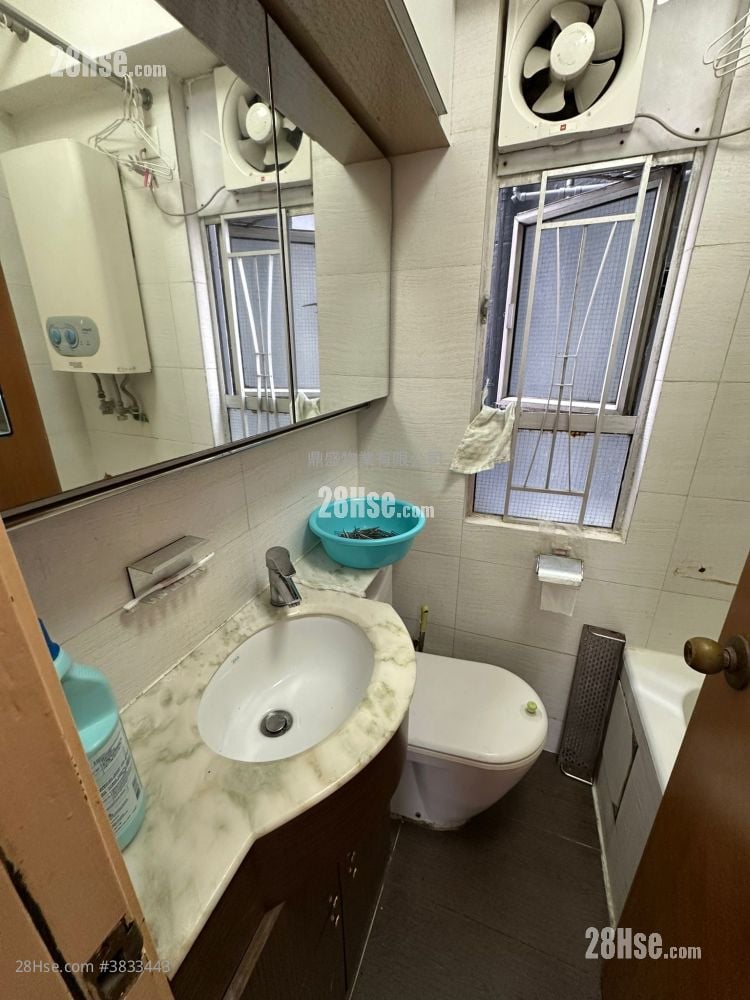 Jade Court Rental 2 Bedrooms , 1 Bathroom 284 ft²