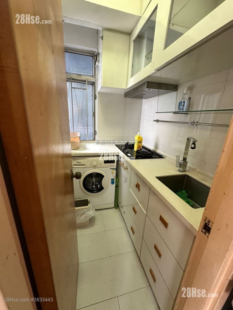 Jade Court Rental 2 Bedrooms , 1 Bathroom 284 ft²