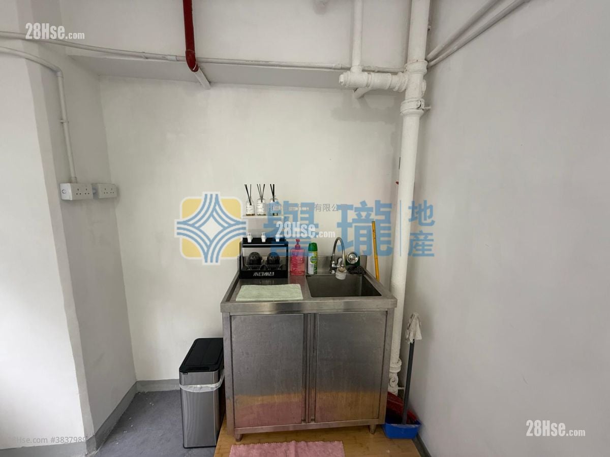 Goldfield Industrial Building Rental