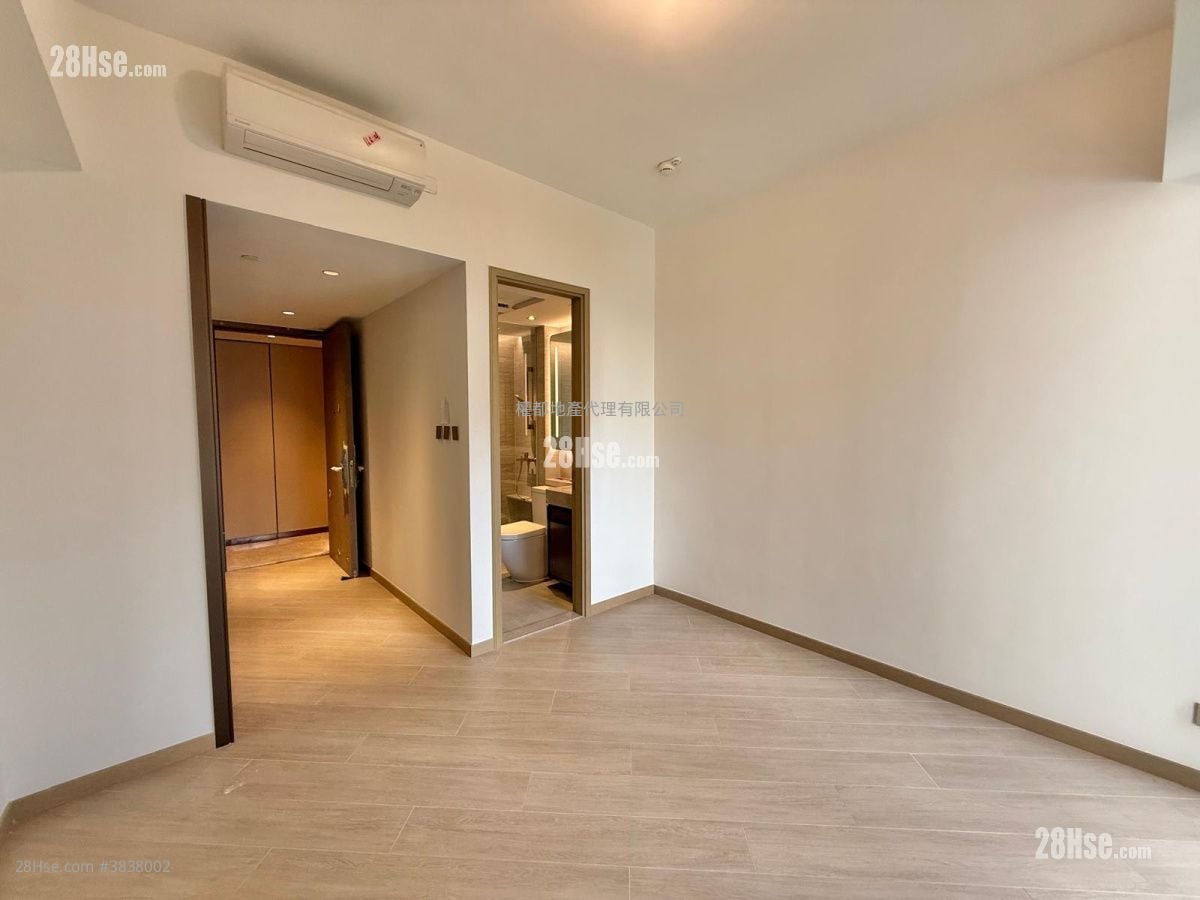 Uptown East Rental Studio , 1 Bathroom 273 ft²