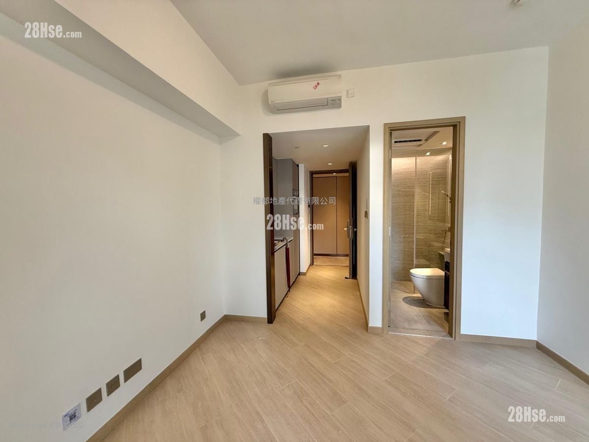 Uptown East Rental Studio , 1 Bathroom 273 ft²