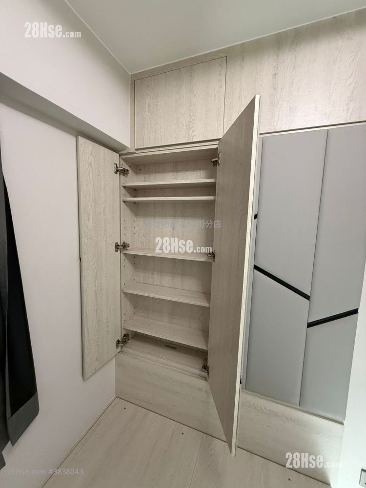 Hin Fai Building Rental 1 Bedroom , 1 Bathroom 214 ft²