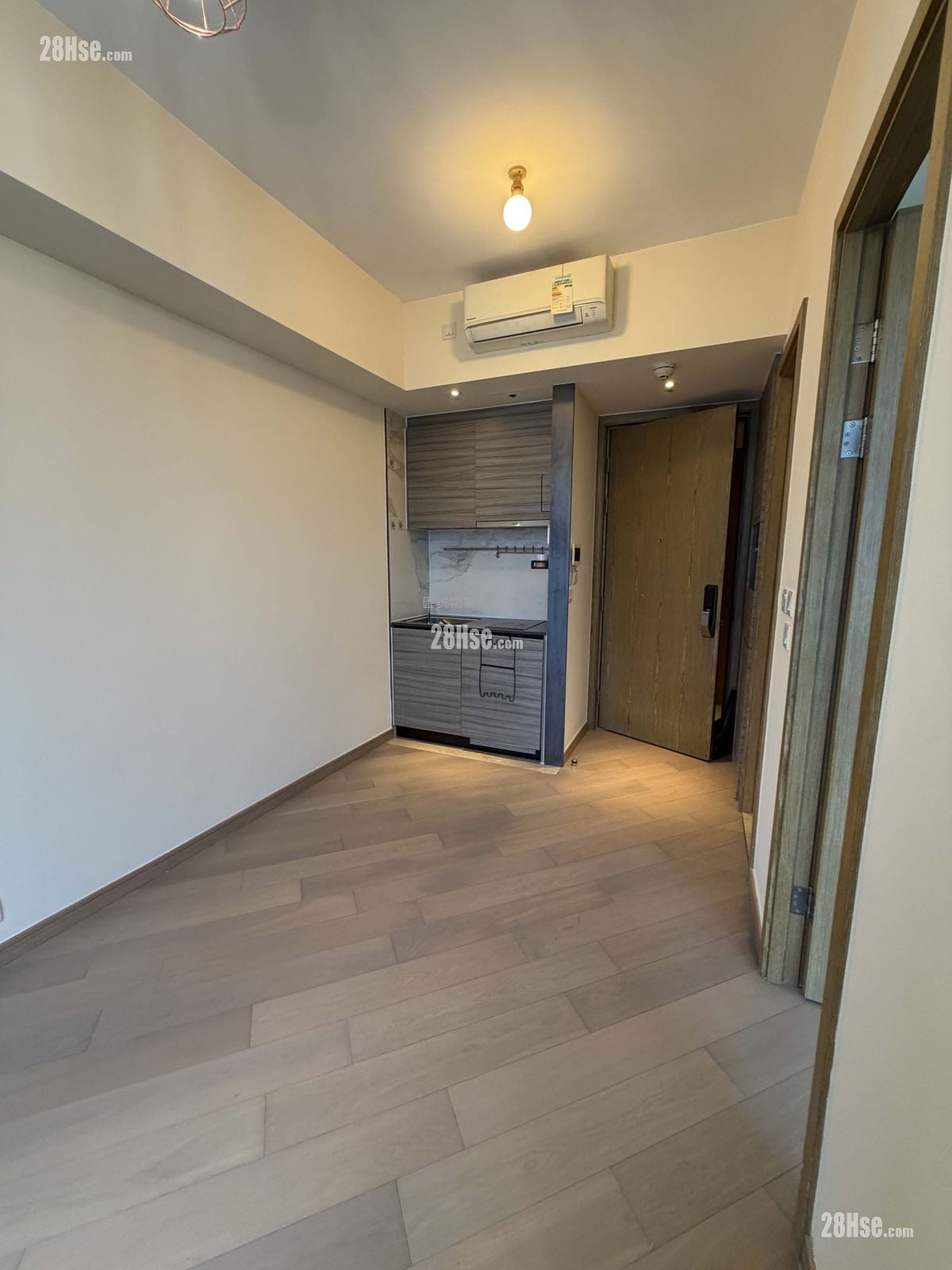 The Zutten Sell 1 Bedroom , 1 Bathroom 261 ft²