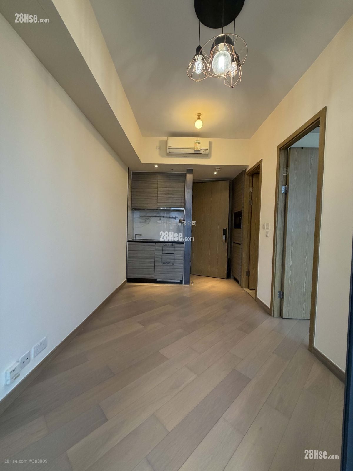 The Zutten Sell 1 Bedroom , 1 Bathroom 261 ft²