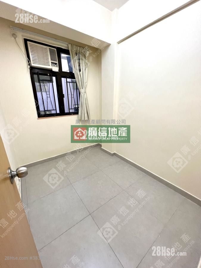 Tak Yan Mansion Sell 2 Bedrooms , 1 Bathroom 302 ft²