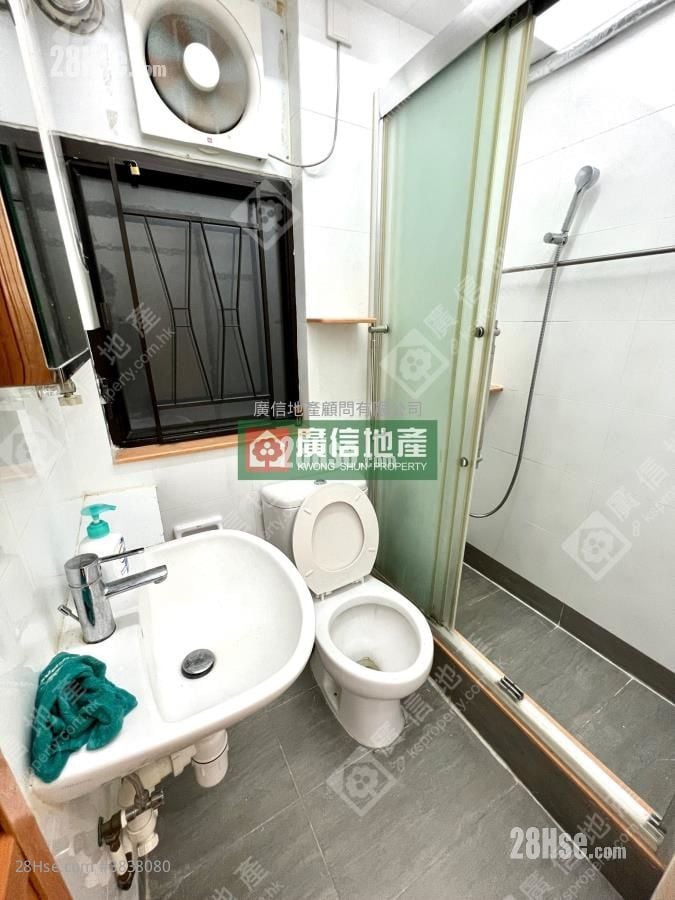 Tak Yan Mansion Sell 2 Bedrooms , 1 Bathroom 302 ft²