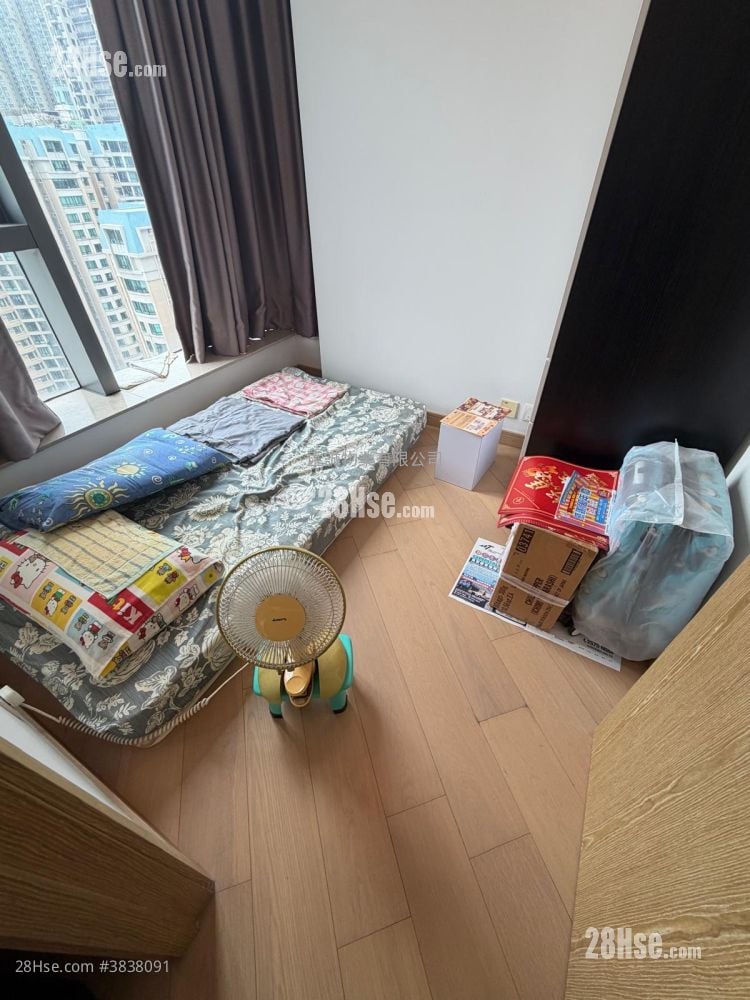 The Zutten Sell 1 Bedroom , 1 Bathroom 261 ft²