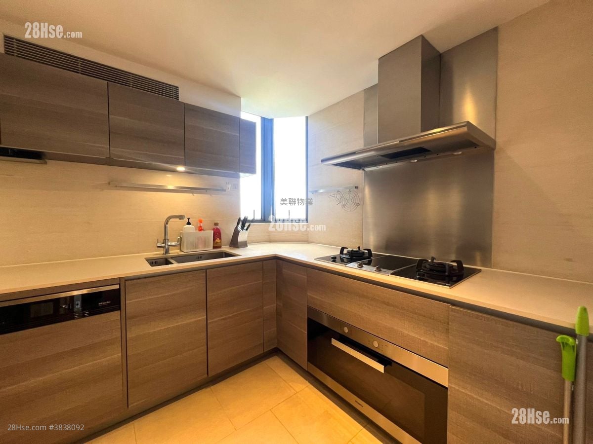 Double Cove Rental 1,390 ft²