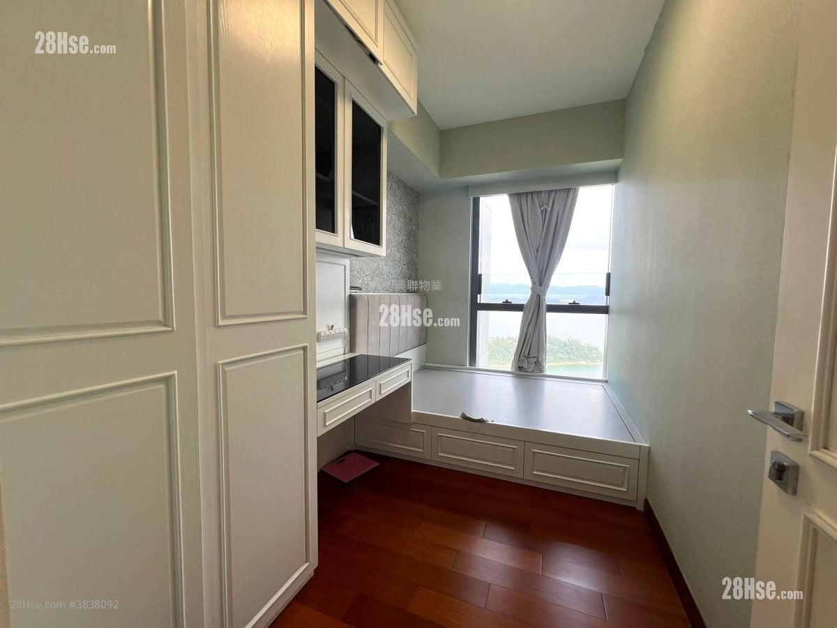 Double Cove Rental 1,390 ft²